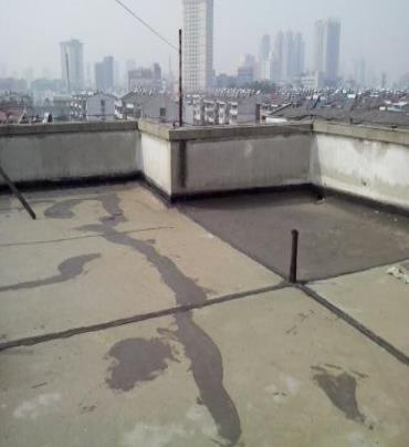 红河漏水维修 楼顶漏水是什么原因，楼顶漏水维修方法是什么?